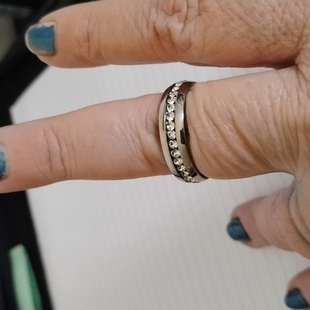 Men's wedding ring